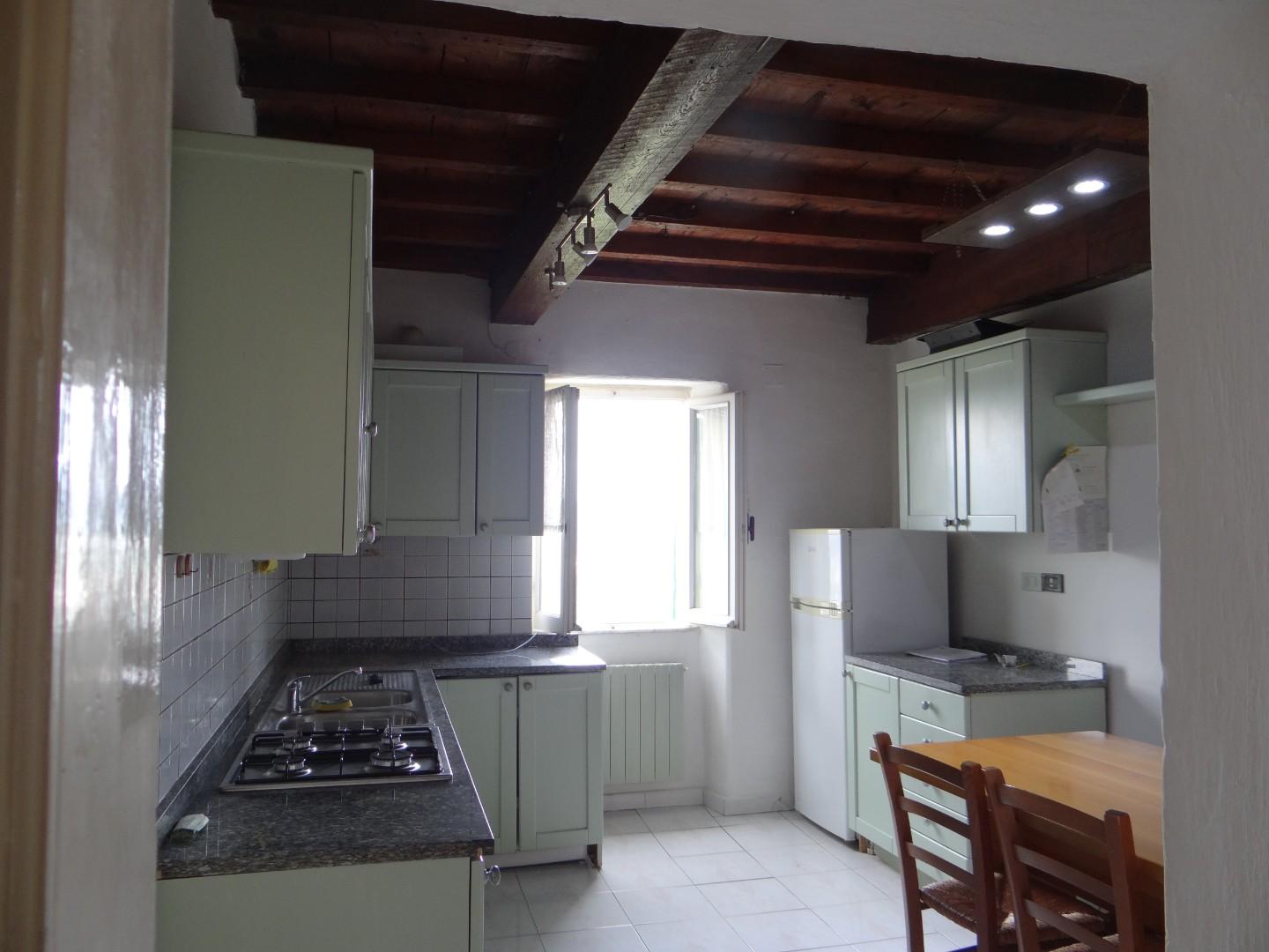Appartamento in vendita a Vezzano Ligure, 4 locali, prezzo € 85.000 | PortaleAgenzieImmobiliari.it