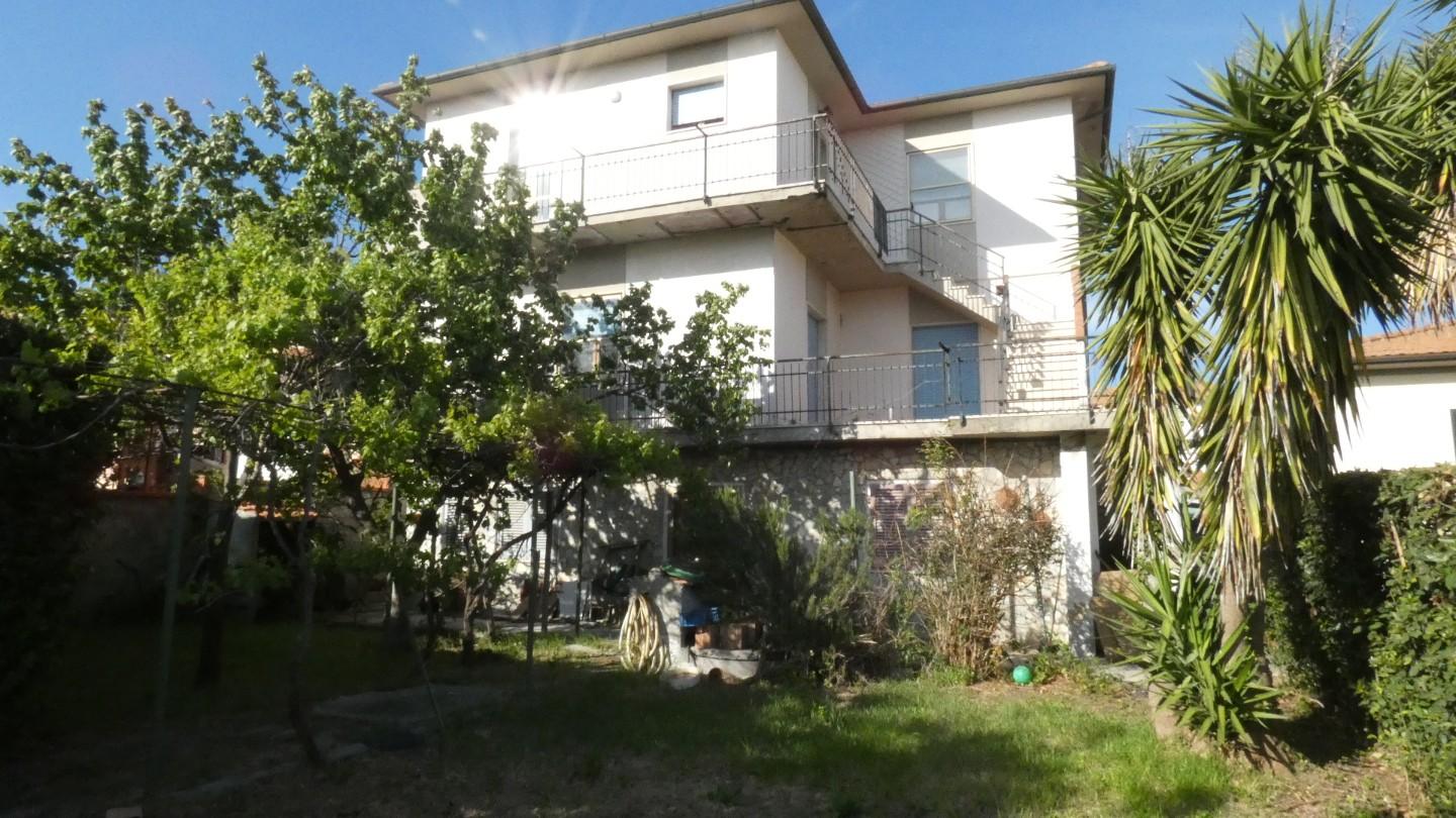 Villa Tri-Quadrifamiliare in vendita a Rosignano Marittimo, 15 locali, prezzo € 490.000 | PortaleAgenzieImmobiliari.it