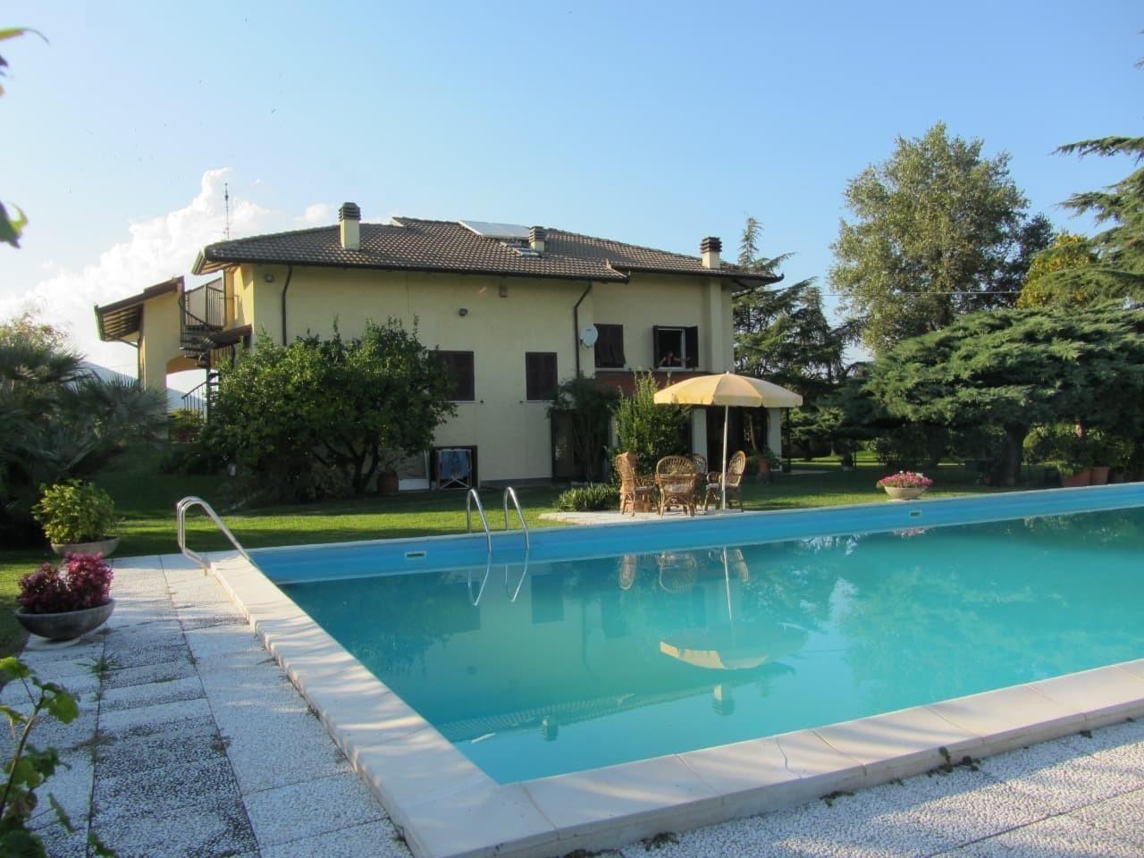 Villa in vendita a Ameglia, 12 locali, prezzo € 690.000 | PortaleAgenzieImmobiliari.it