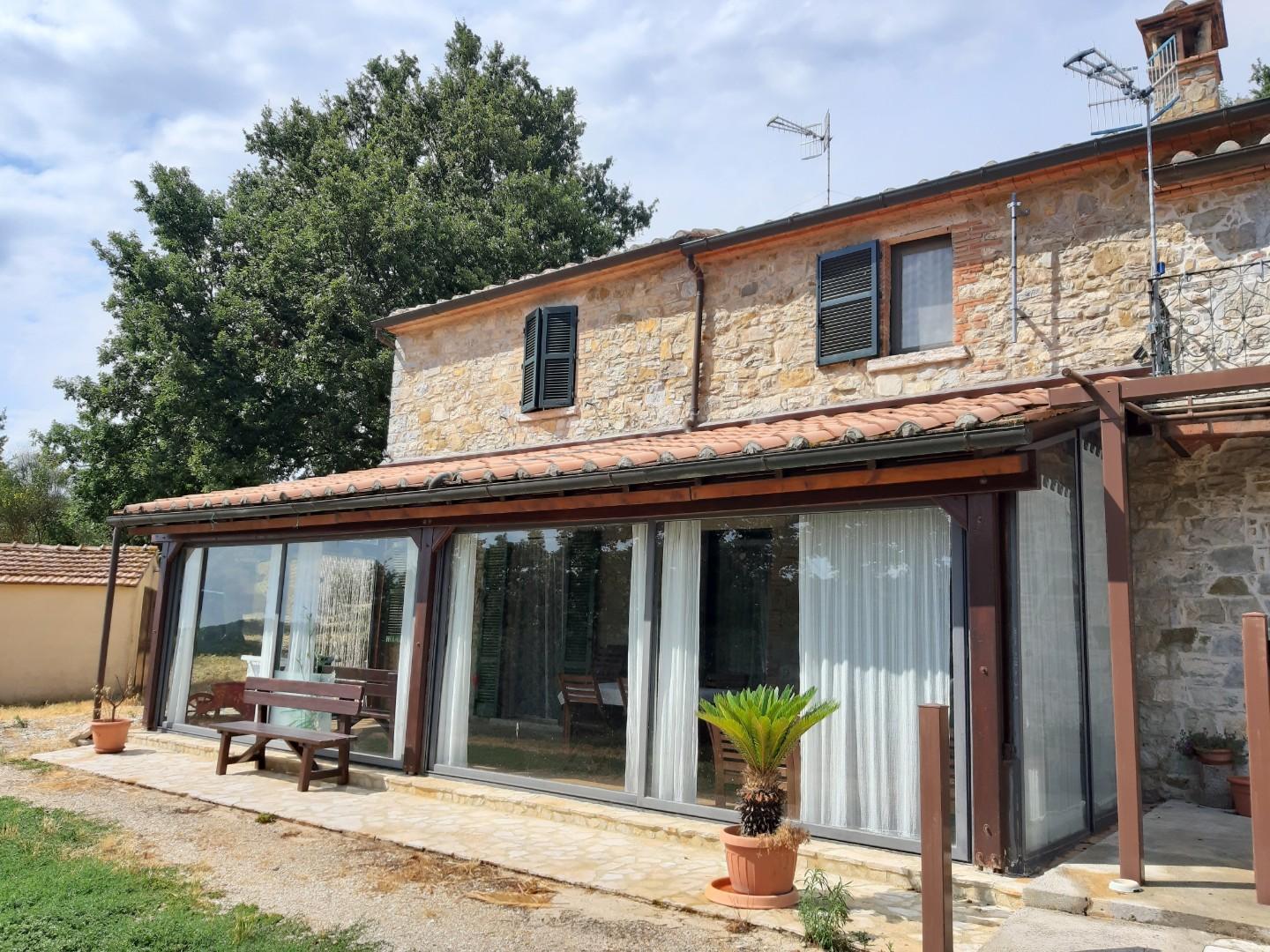 Rustico / Casale in vendita a Semproniano, 8 locali, prezzo € 300.000 | PortaleAgenzieImmobiliari.it