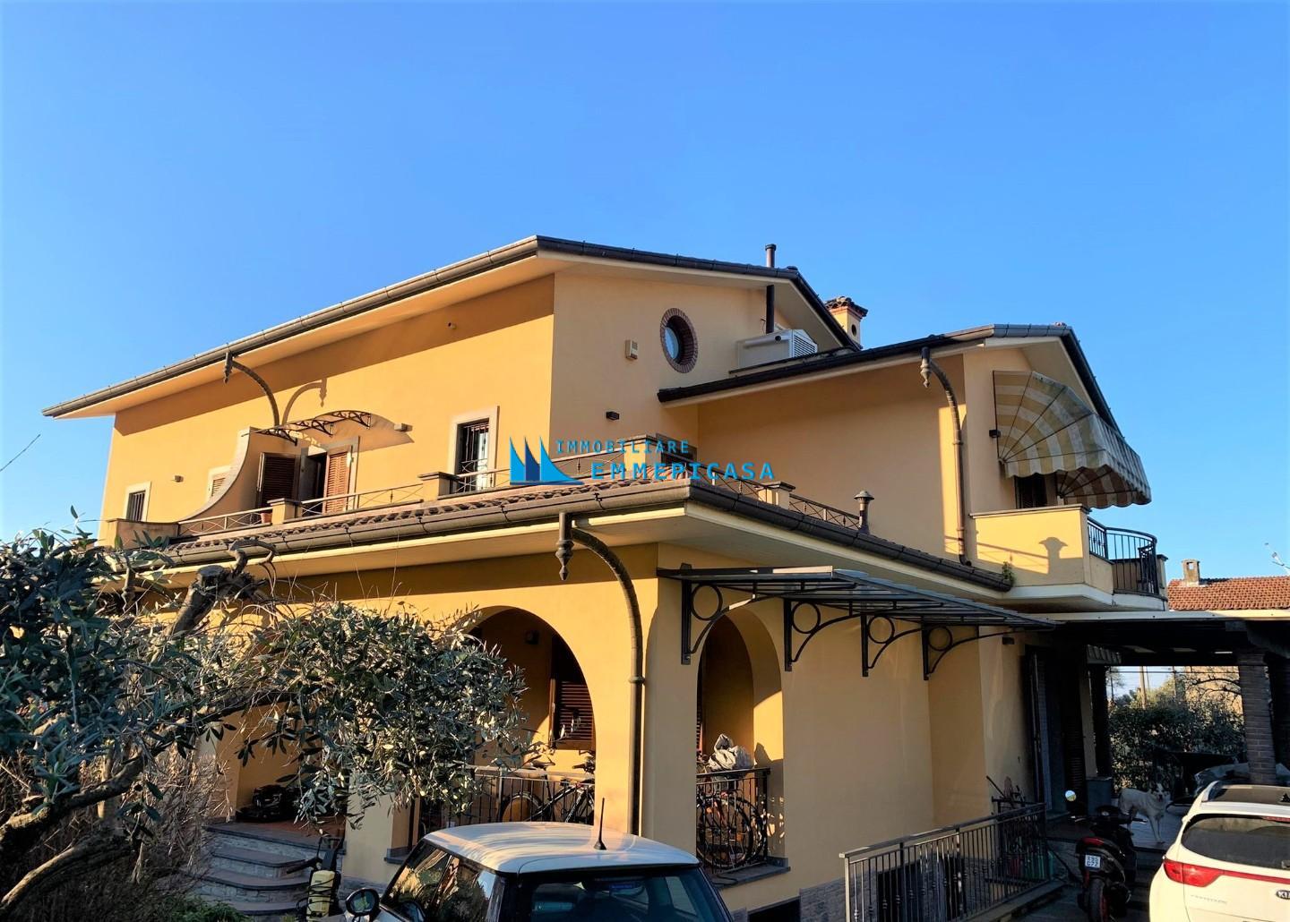 Villa Bifamiliare in vendita a Montignoso, 7 locali, prezzo € 780.000 | PortaleAgenzieImmobiliari.it