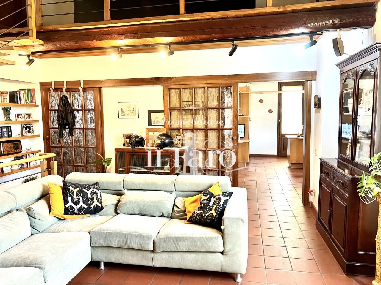 Villa in vendita a Campi Bisenzio, 6 locali, prezzo € 650.000 | PortaleAgenzieImmobiliari.it