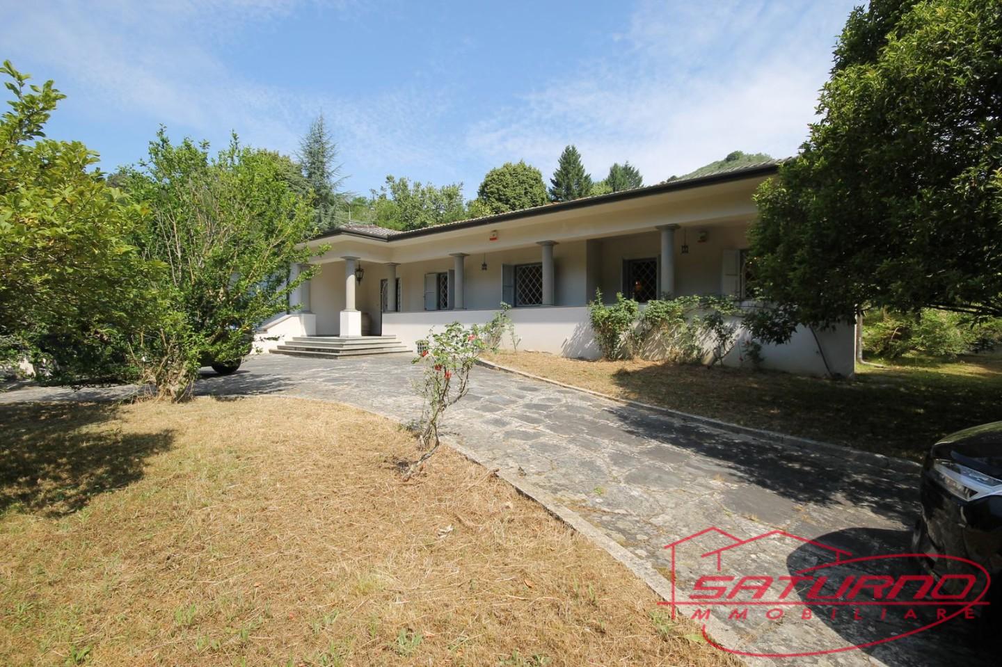 Villa in Vendita a Camaiore