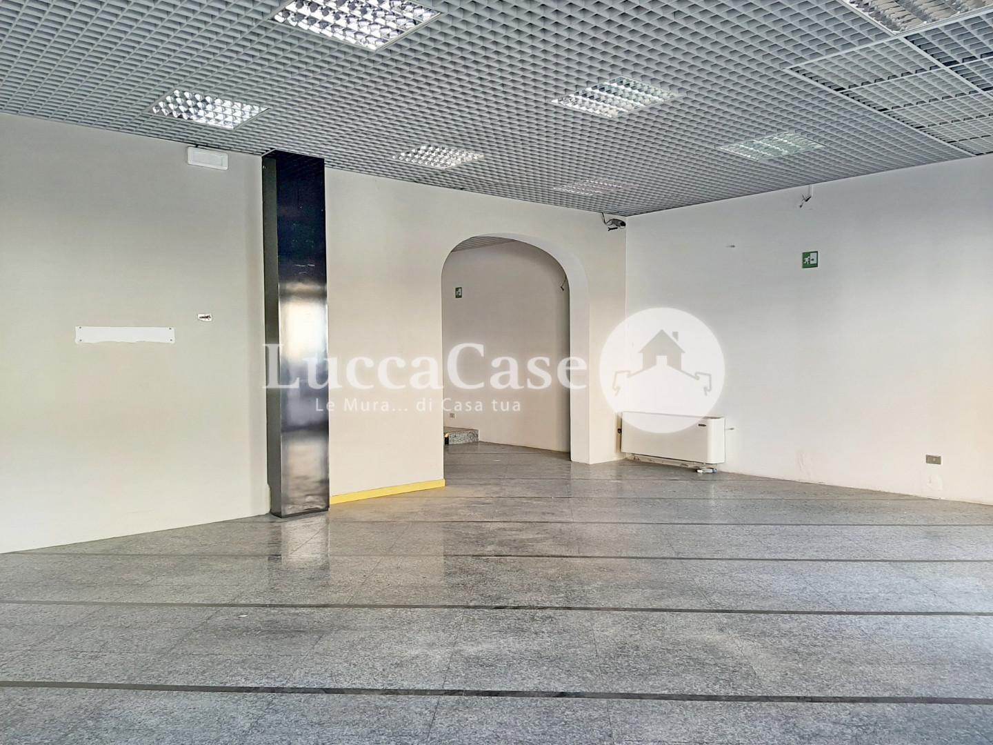 Ufficio / Studio in affitto a Porcari, 2 locali, prezzo € 750 | PortaleAgenzieImmobiliari.it