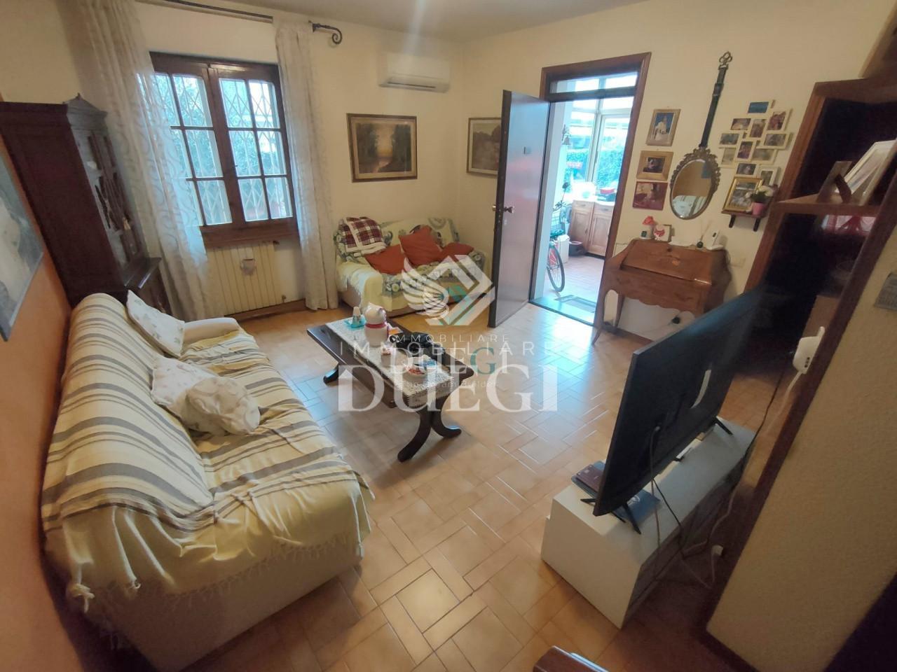 Villa Bifamiliare in vendita a Viareggio, 6 locali, prezzo € 279.000 | PortaleAgenzieImmobiliari.it