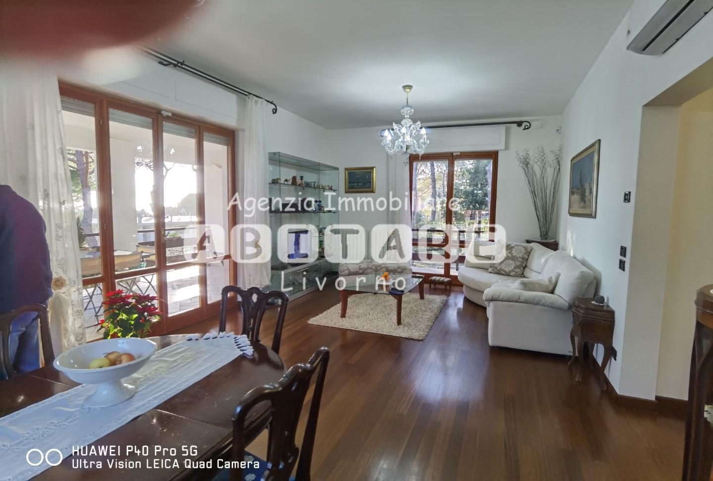 Villa in vendita a Livorno, 7 locali, prezzo € 842.000 | PortaleAgenzieImmobiliari.it