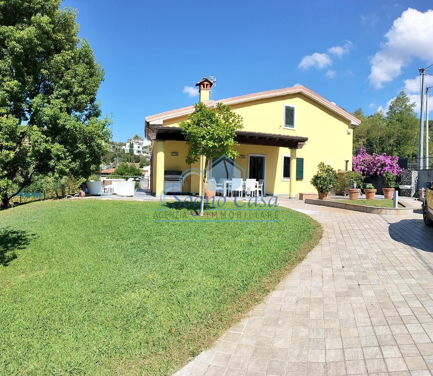 Villa Bifamiliare in vendita a Castelnuovo Magra, 10 locali, prezzo € 680.000 | PortaleAgenzieImmobiliari.it
