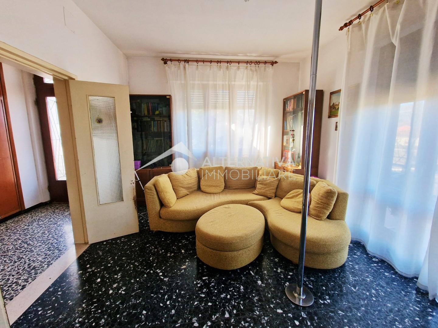 Villa in vendita a Vecchiano, 9 locali, prezzo € 369.000 | PortaleAgenzieImmobiliari.it