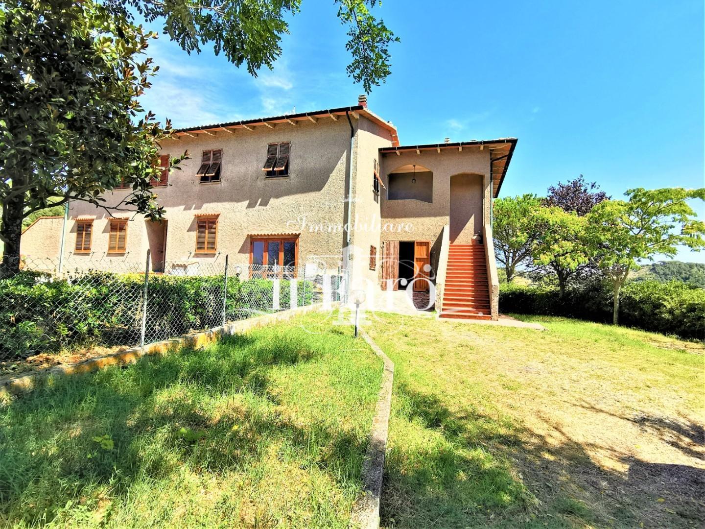 Villa Tri-Quadrifamiliare in vendita a Pomarance, 5 locali, prezzo € 169.000 | CambioCasa.it