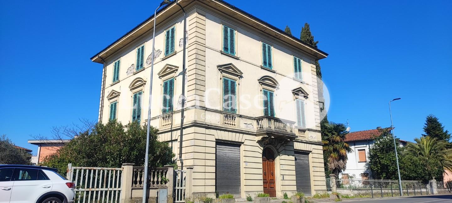 Villa in vendita a Altopascio, 8 locali, prezzo € 350.000 | PortaleAgenzieImmobiliari.it