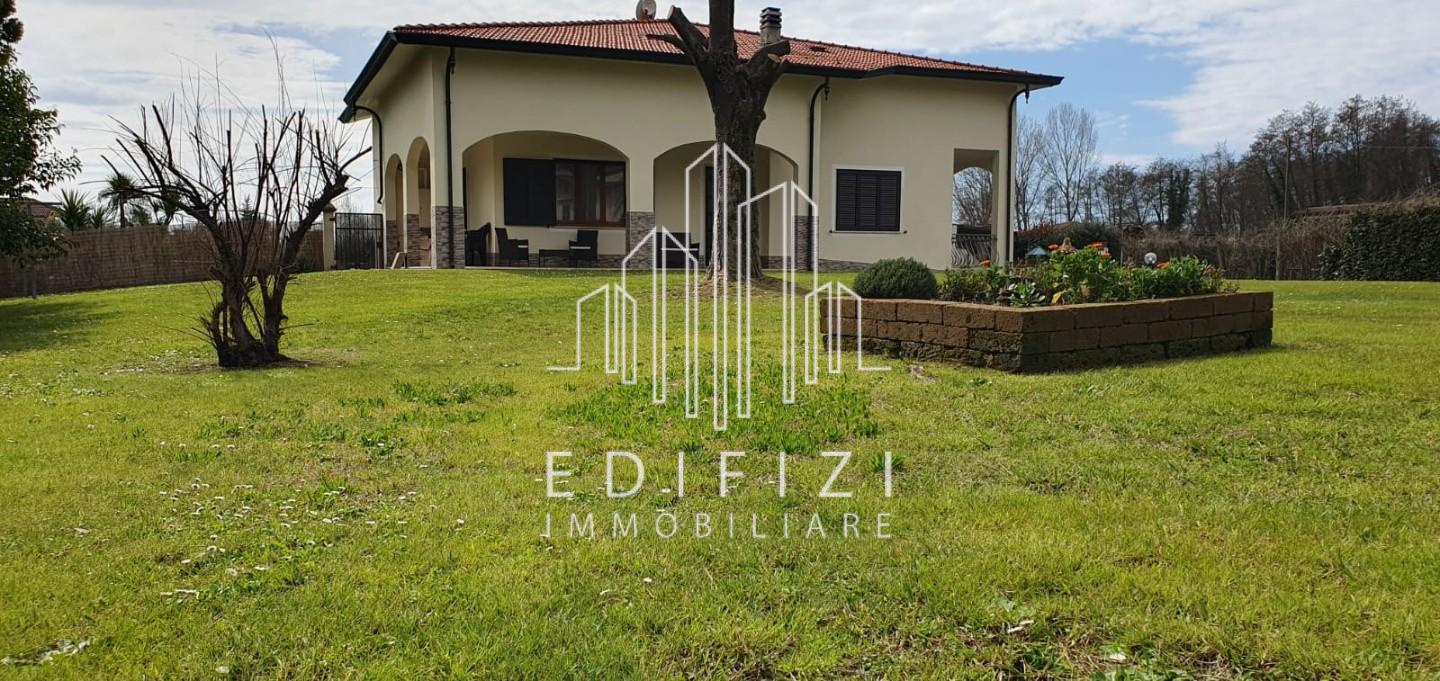 Villa in affitto a Montignoso, 7 locali, Trattative riservate | PortaleAgenzieImmobiliari.it