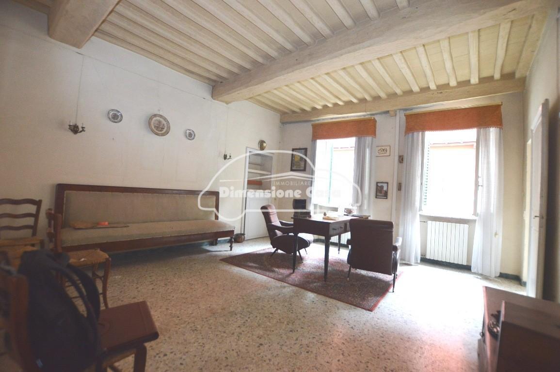 Appartamento in vendita a Montecarlo, 5 locali, prezzo € 210.000 | PortaleAgenzieImmobiliari.it