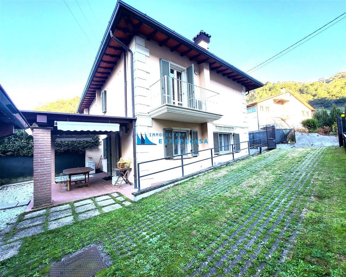 Villa Bifamiliare in vendita a Montignoso, 7 locali, prezzo € 425.000 | PortaleAgenzieImmobiliari.it