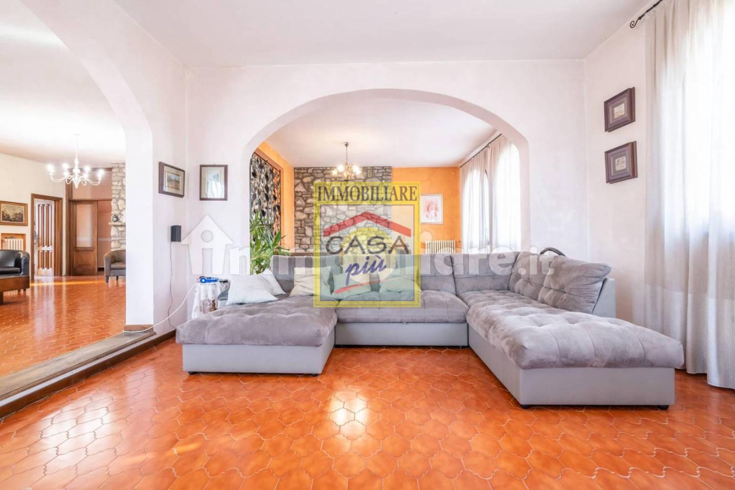 Villa Bifamiliare in vendita a Calcinaia, 6 locali, prezzo € 370.000 | PortaleAgenzieImmobiliari.it