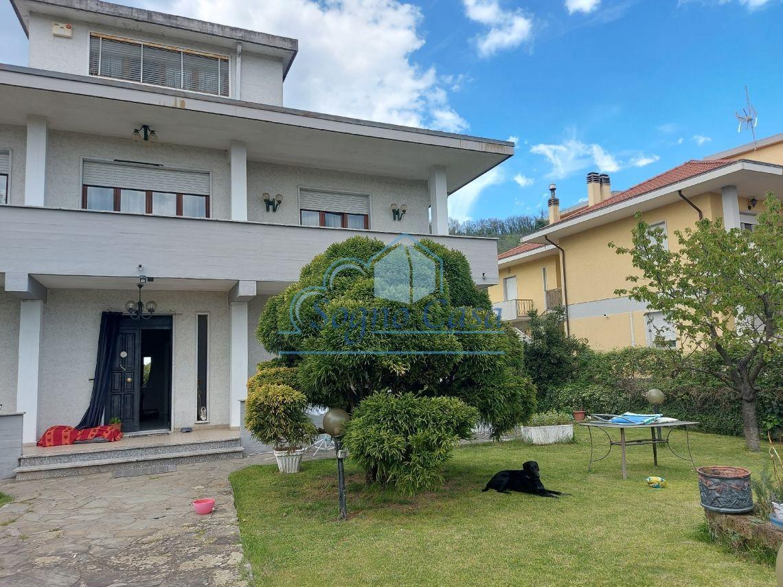 Villa in vendita a Licciana Nardi, 11 locali, prezzo € 350.000 | PortaleAgenzieImmobiliari.it