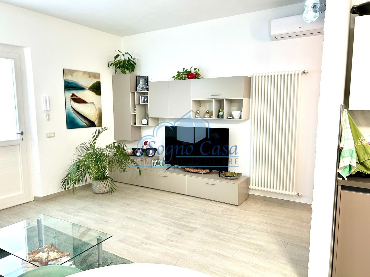 Appartamento in vendita a Castelnuovo Magra, 5 locali, prezzo € 200.000 | PortaleAgenzieImmobiliari.it