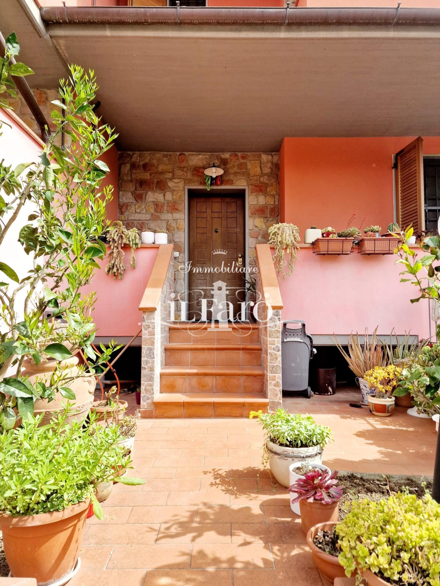 Villa a Schiera in vendita a Poggio a Caiano, 6 locali, prezzo € 520.000 | PortaleAgenzieImmobiliari.it