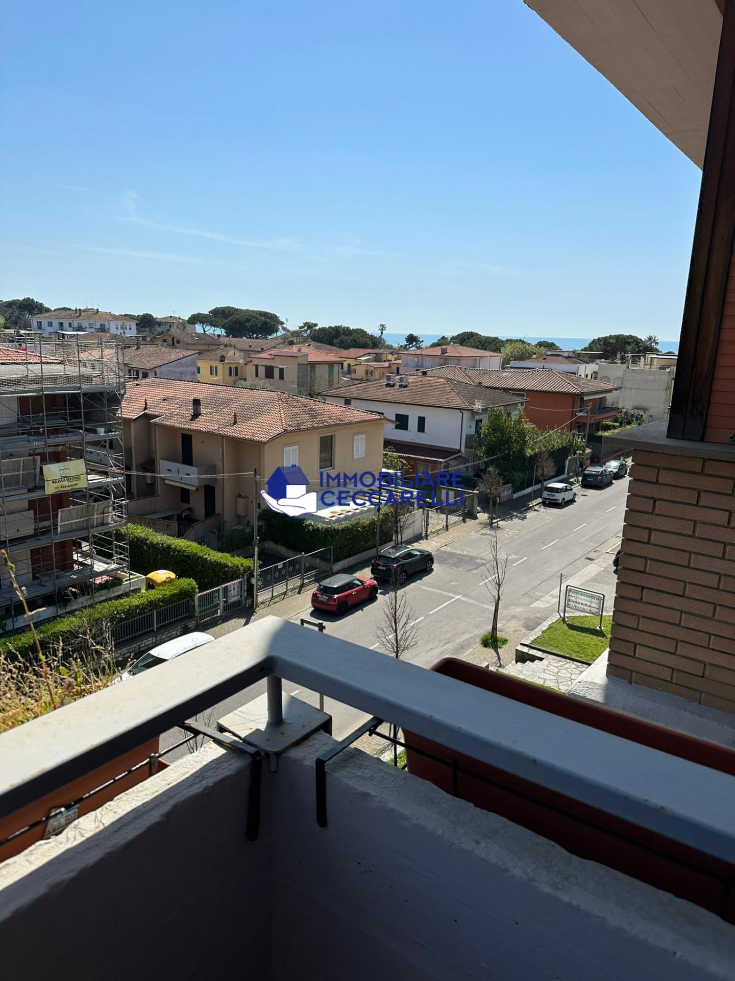 Appartamento in vendita a Massa, 7 locali, prezzo € 370.000 | PortaleAgenzieImmobiliari.it