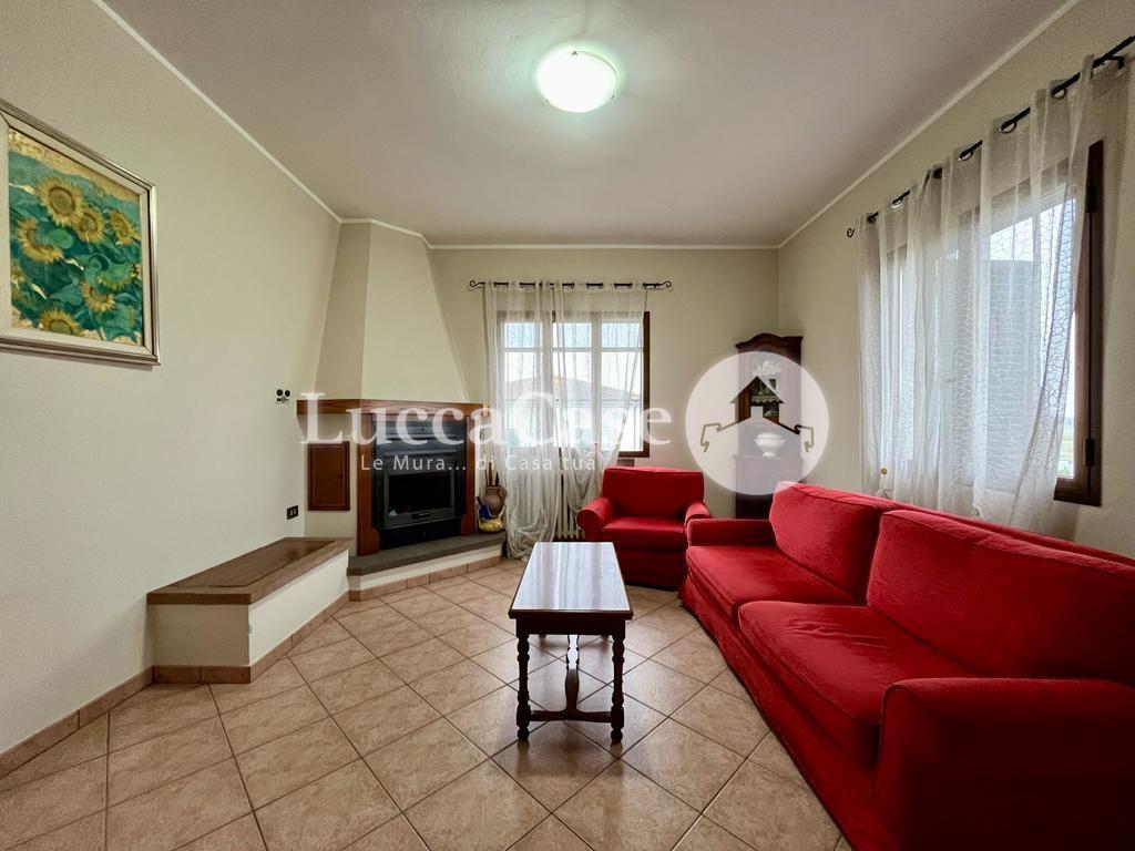 Villa Bifamiliare in vendita a Altopascio, 10 locali, prezzo € 290.000 | PortaleAgenzieImmobiliari.it