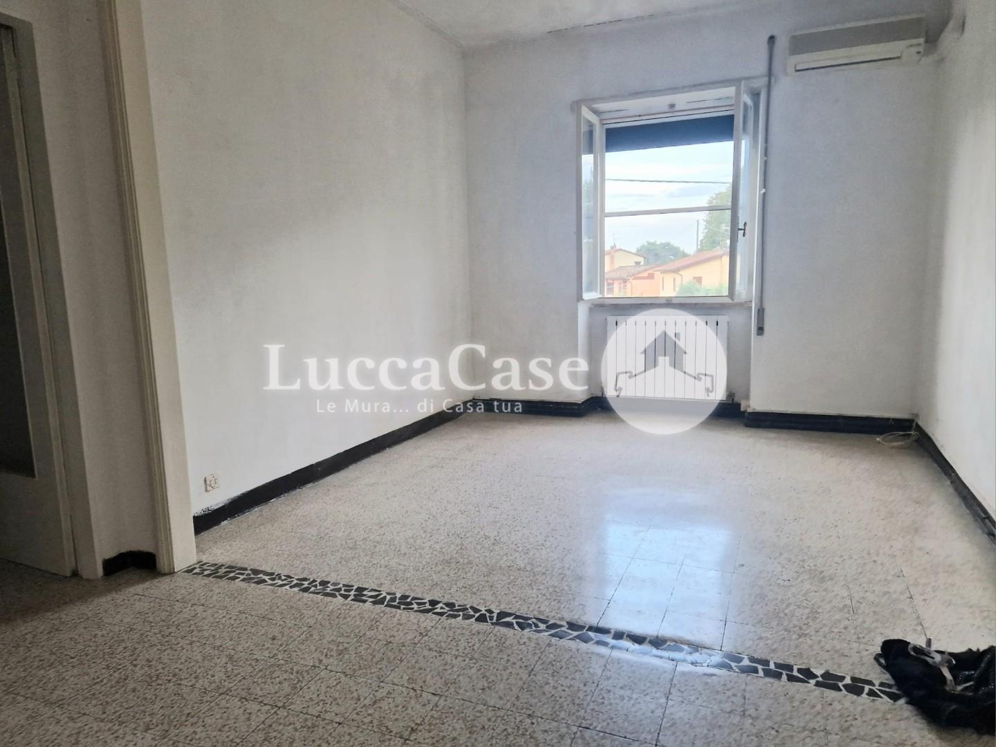 Appartamento in vendita a Capannori, 4 locali, prezzo € 115.000 | PortaleAgenzieImmobiliari.it