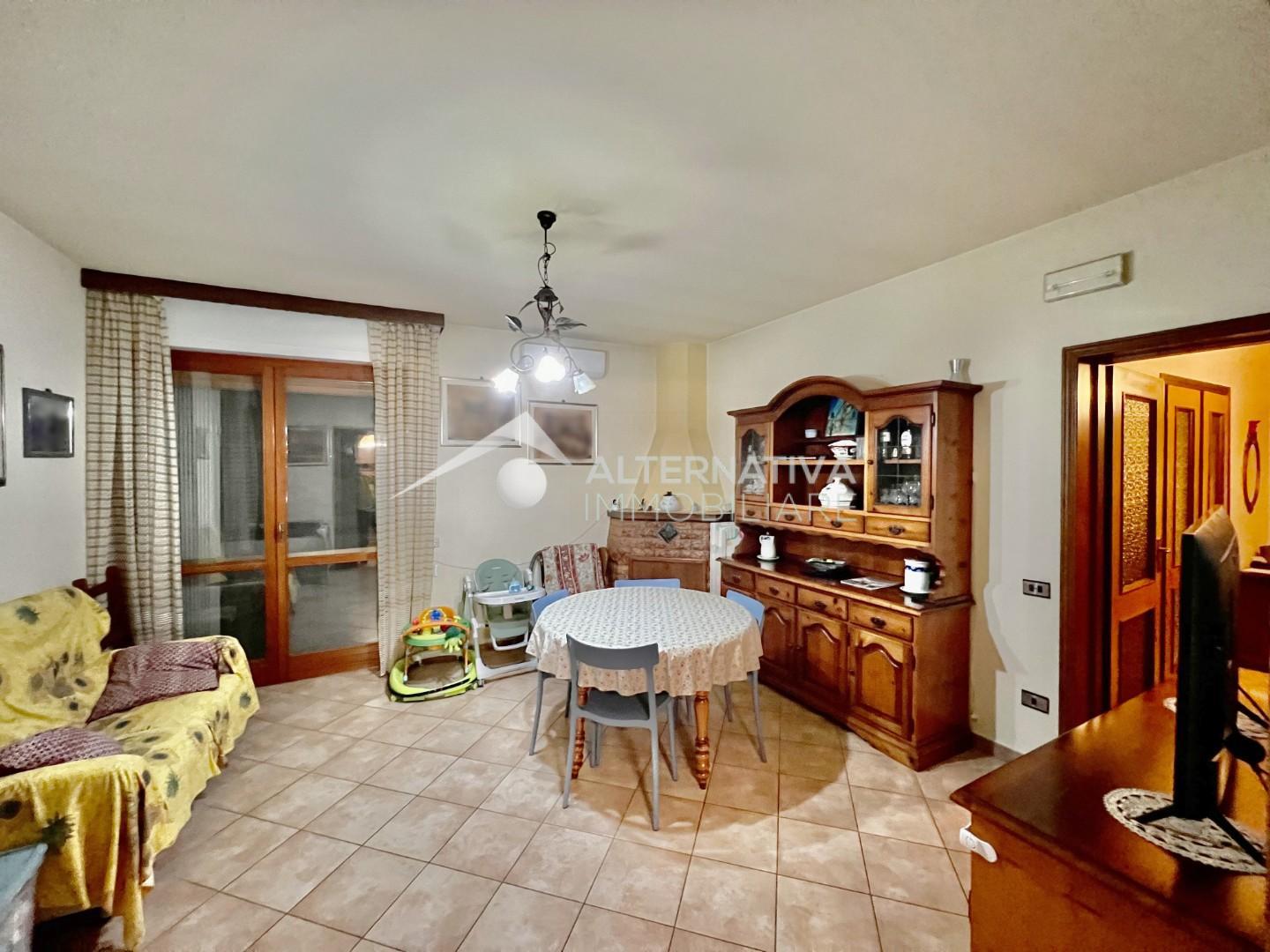 Appartamento in vendita a Vecchiano, 7 locali, prezzo € 220.000 | PortaleAgenzieImmobiliari.it