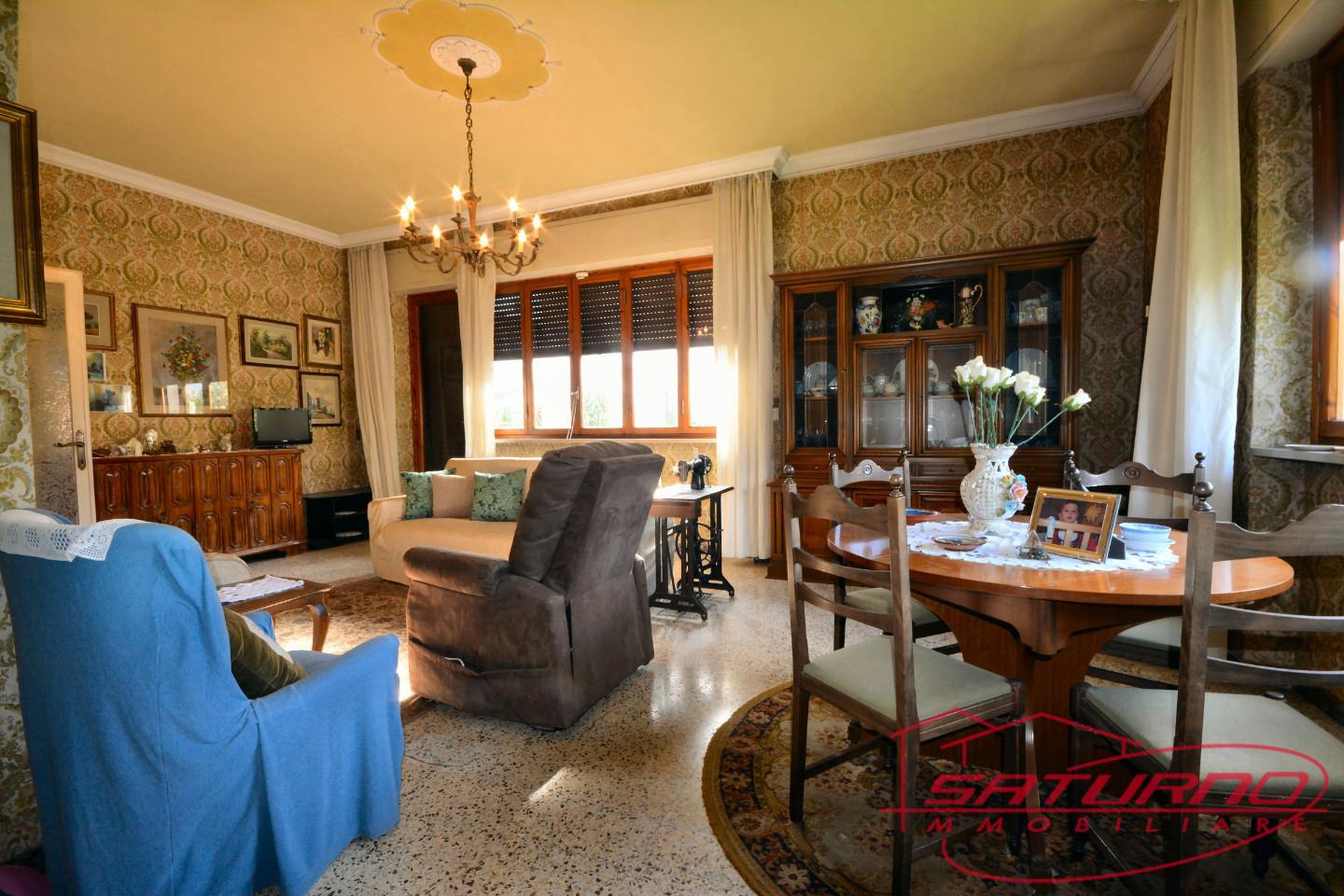 Villa Bifamiliare in vendita a Lucca, 5 locali, prezzo € 268.000 | PortaleAgenzieImmobiliari.it
