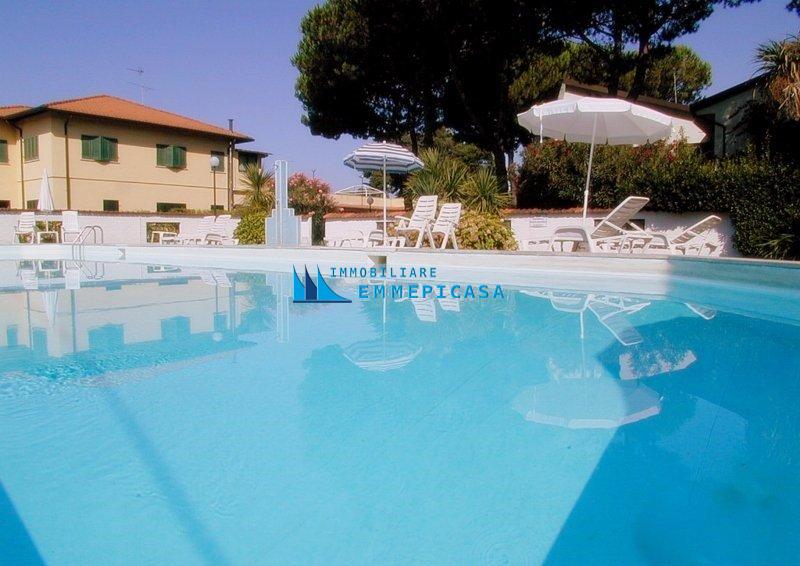 Villa a Schiera in vendita a Montignoso, 8 locali, prezzo € 650.000 | PortaleAgenzieImmobiliari.it