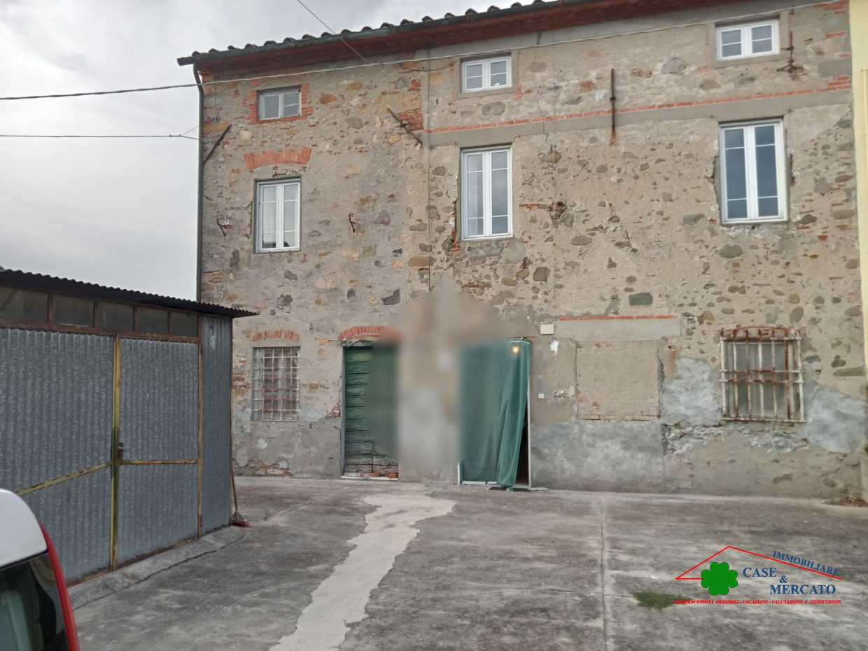 Soluzione Semindipendente in vendita a Capannori, 8 locali, prezzo € 195.000 | PortaleAgenzieImmobiliari.it