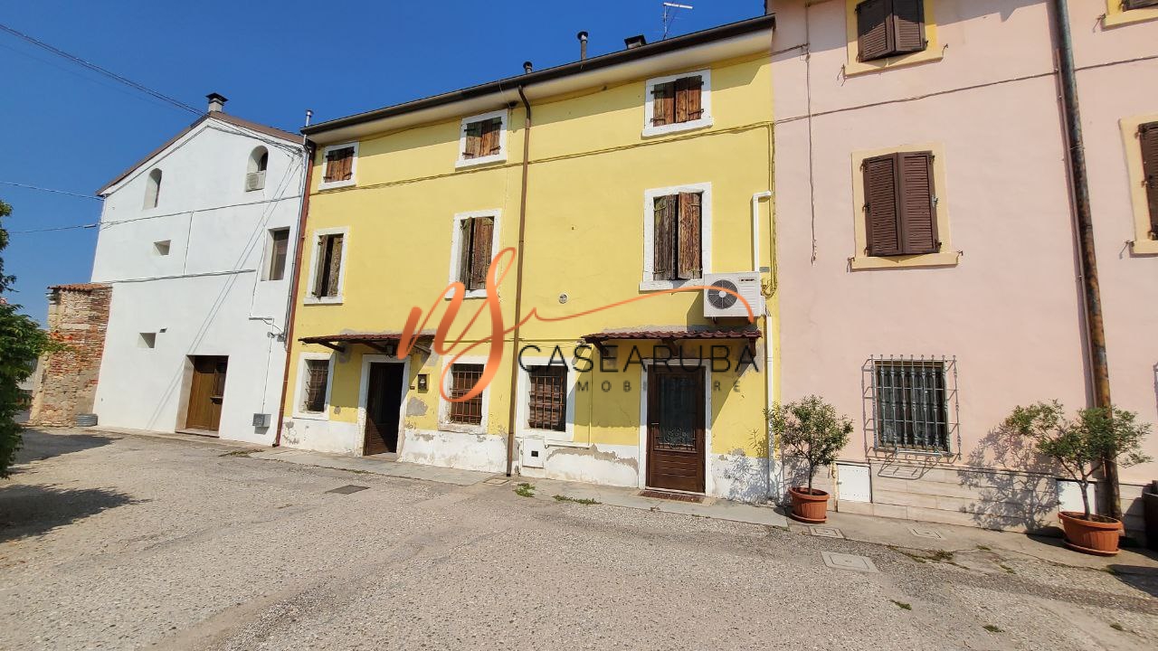 Villa in vendita a San Giovanni Lupatoto, 6 locali, prezzo € 110.000 | PortaleAgenzieImmobiliari.it