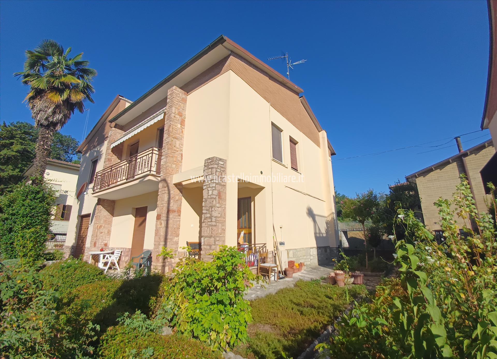 Villa in vendita a Chiusi, 4 locali, prezzo € 190.000 | PortaleAgenzieImmobiliari.it