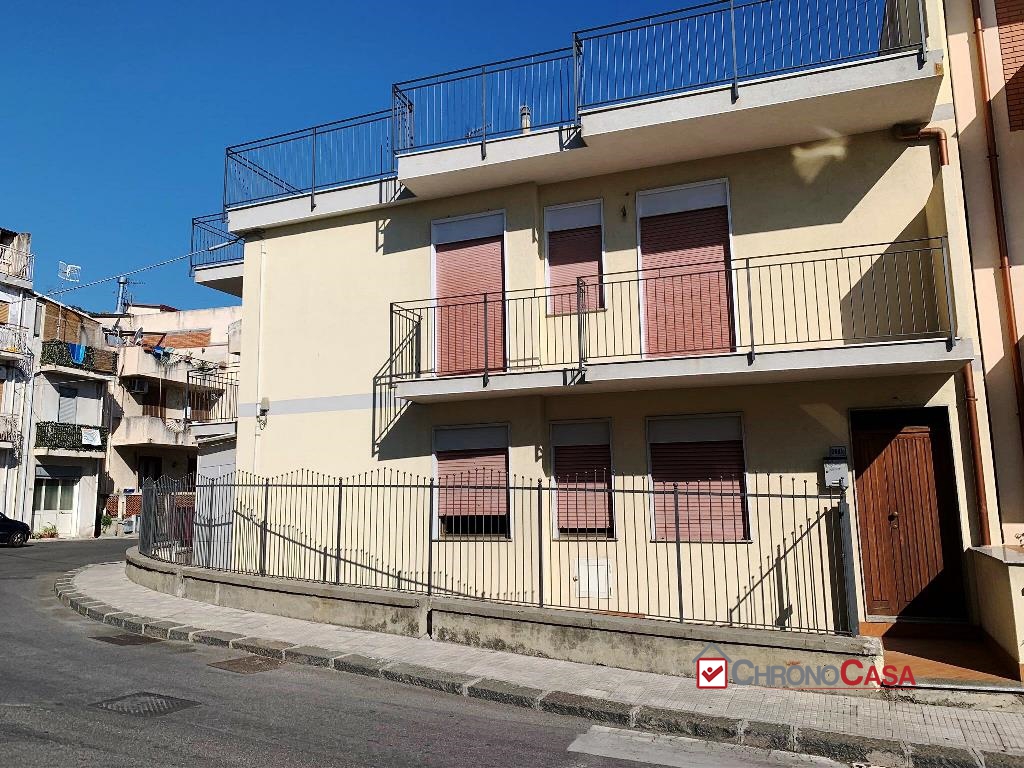 Appartamento in vendita a Santa Teresa di Riva, 4 locali, prezzo € 65.000 | PortaleAgenzieImmobiliari.it