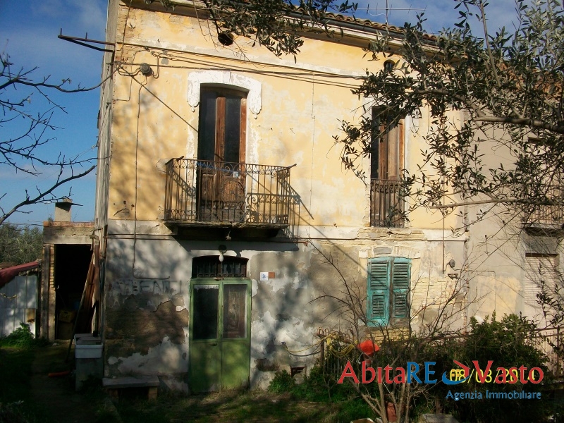 Rustico / Casale in vendita a Castel Frentano