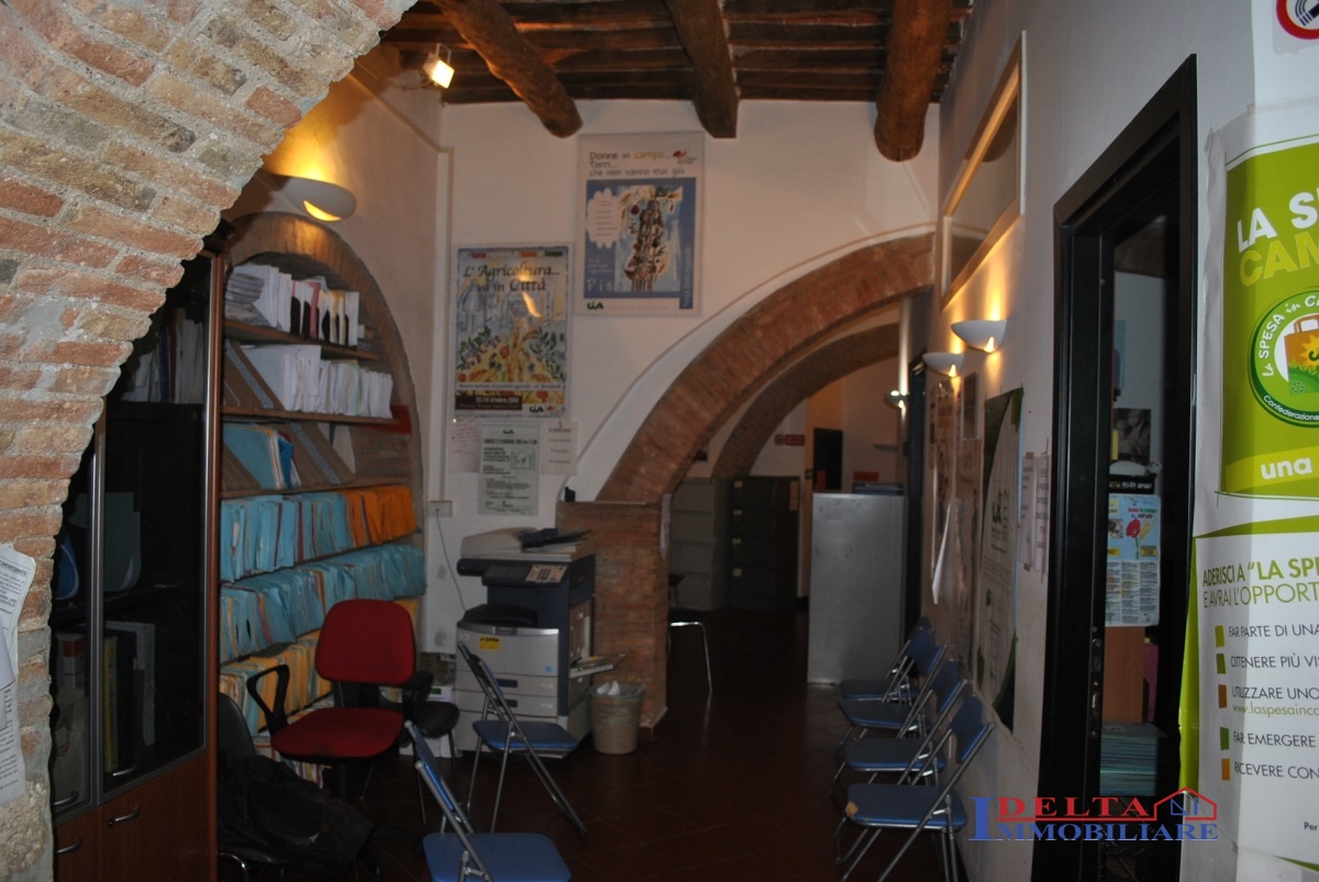 Ufficio / Studio in vendita a Rosignano Marittimo, 4 locali, prezzo € 120.000 | CambioCasa.it