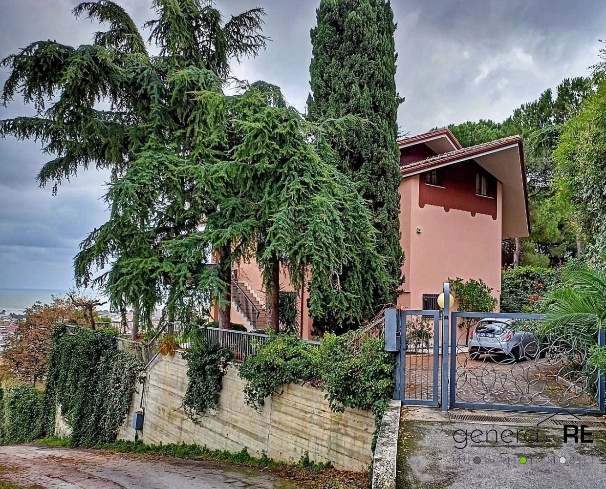 Villa in vendita a Montesilvano, 9 locali, prezzo € 600.000 | PortaleAgenzieImmobiliari.it