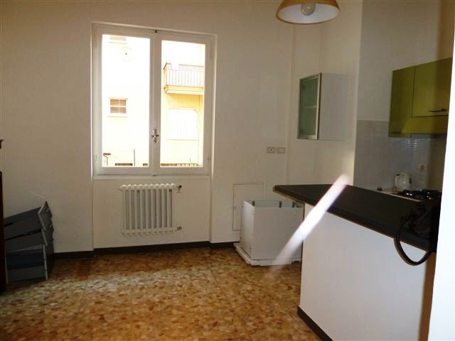Appartamento in affitto a Imperia, 2 locali, zona Località: via Canova, prezzo € 400 | PortaleAgenzieImmobiliari.it