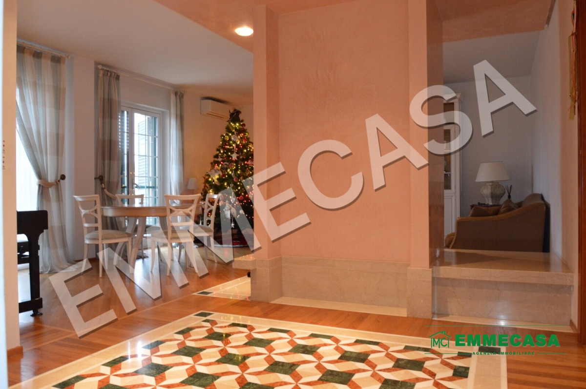 Appartamento in vendita a Valenzano, 4 locali, prezzo € 215.000 | PortaleAgenzieImmobiliari.it