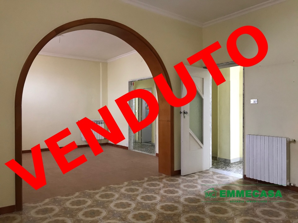 Appartamento in vendita a Valenzano, 4 locali, prezzo € 120.000 | PortaleAgenzieImmobiliari.it