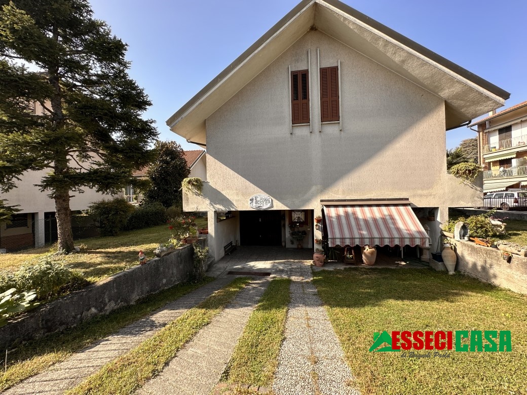 Villa in vendita a Casirate d'Adda, 4 locali, prezzo € 229.000 | PortaleAgenzieImmobiliari.it