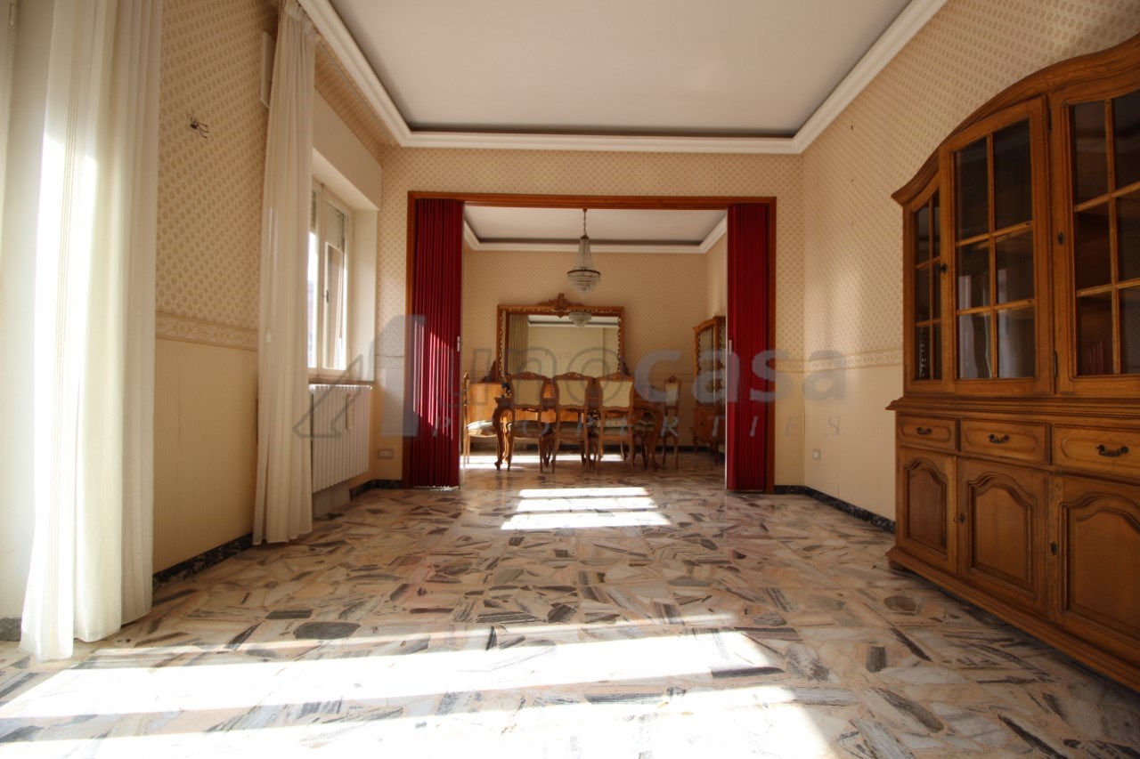 Appartamento in vendita a Ragusa, 5 locali, prezzo € 105.000 | CambioCasa.it
