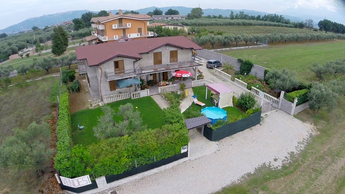Villa in vendita a Cepagatti, 6 locali, prezzo € 380.000 | PortaleAgenzieImmobiliari.it