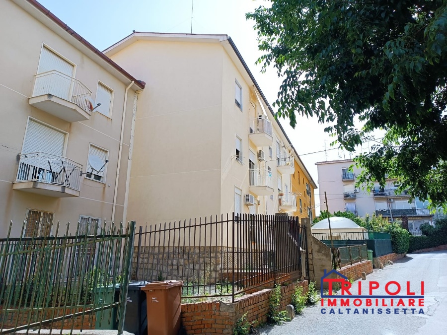 Appartamento in vendita a Caltanissetta, 6 locali, prezzo € 59.000 | PortaleAgenzieImmobiliari.it