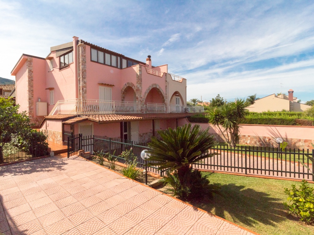 Villa in vendita a Cefalù, 10 locali, prezzo € 430.000 | PortaleAgenzieImmobiliari.it