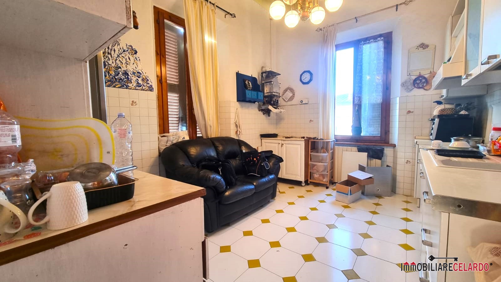 Appartamento in vendita a Colle di Val d'Elsa, 7 locali, prezzo € 210.000 | PortaleAgenzieImmobiliari.it