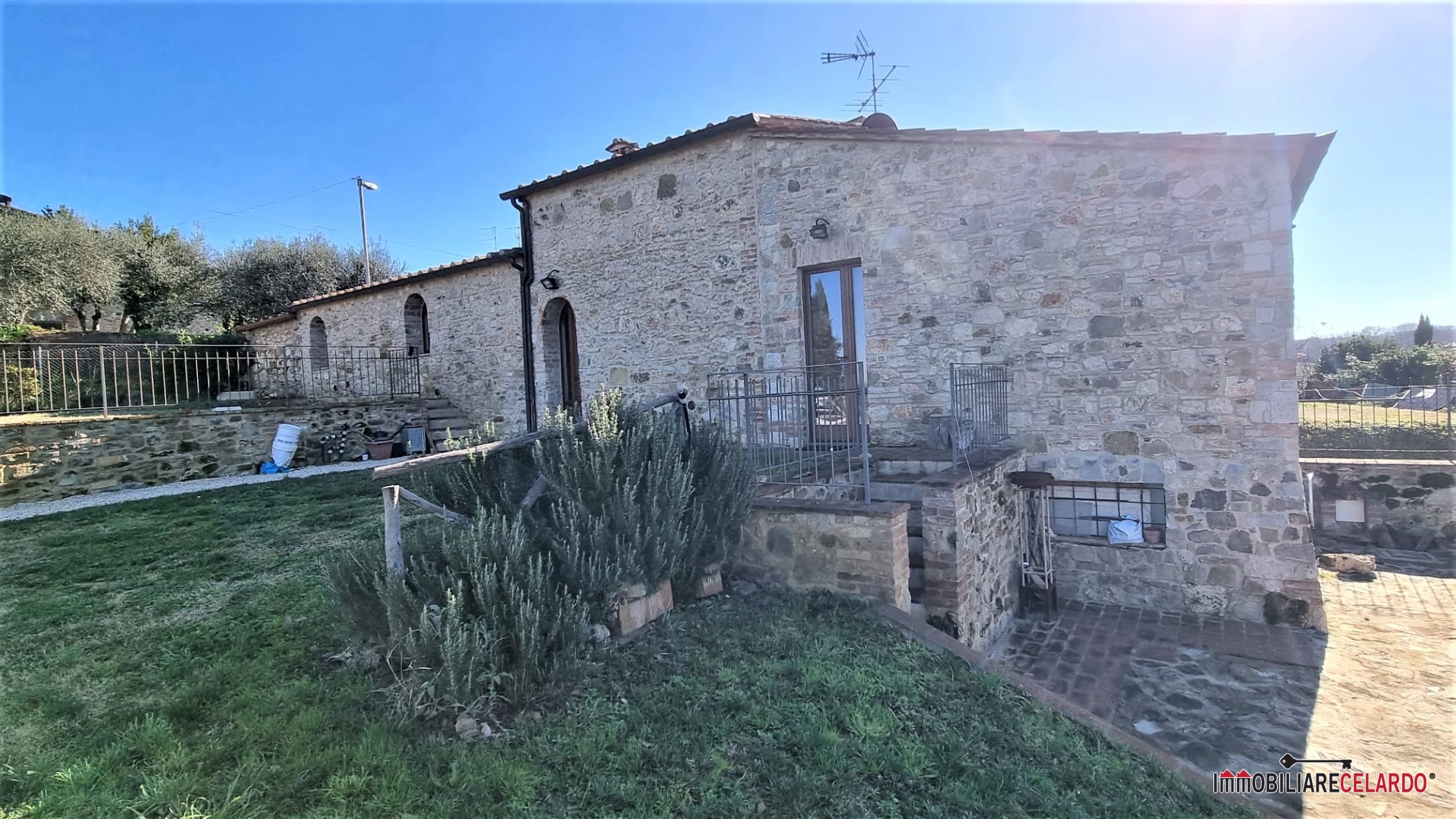 Villa in vendita a Colle di Val d'Elsa, 3 locali, prezzo € 650.000 | PortaleAgenzieImmobiliari.it