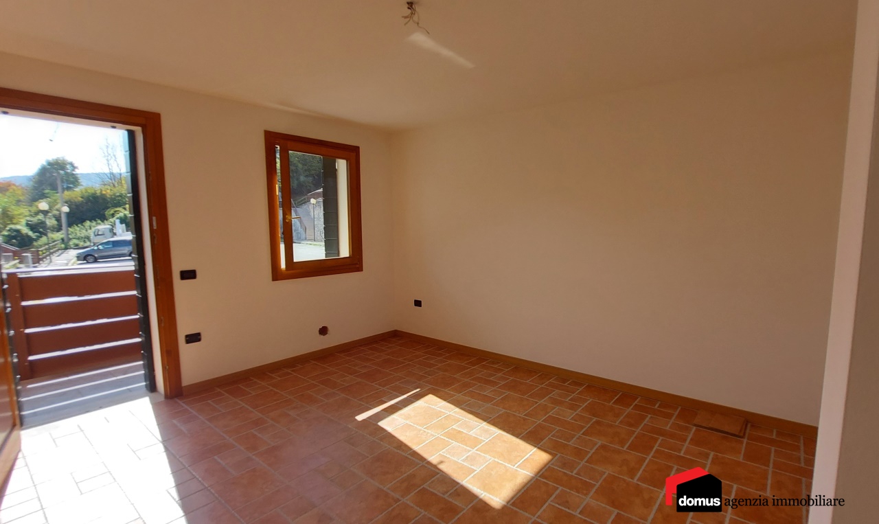 Appartamento in vendita a Tonezza del Cimone, 3 locali, prezzo € 85.000 | PortaleAgenzieImmobiliari.it