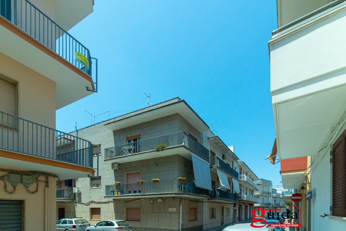 Appartamento in vendita a Galatone, 6 locali, prezzo € 68.000 | PortaleAgenzieImmobiliari.it
