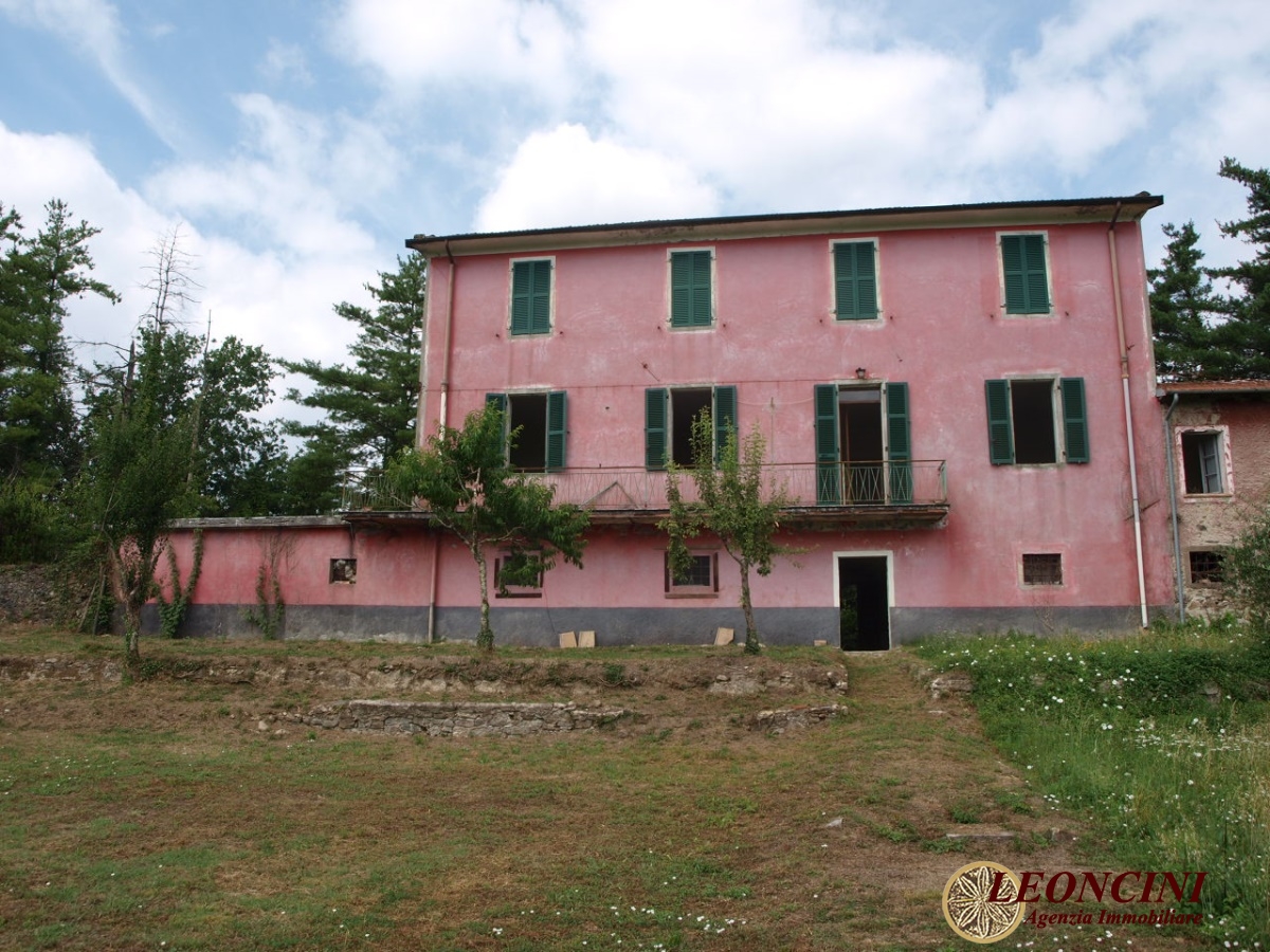 Rustico / Casale in vendita a Bagnone, 13 locali, prezzo € 250.000 | PortaleAgenzieImmobiliari.it