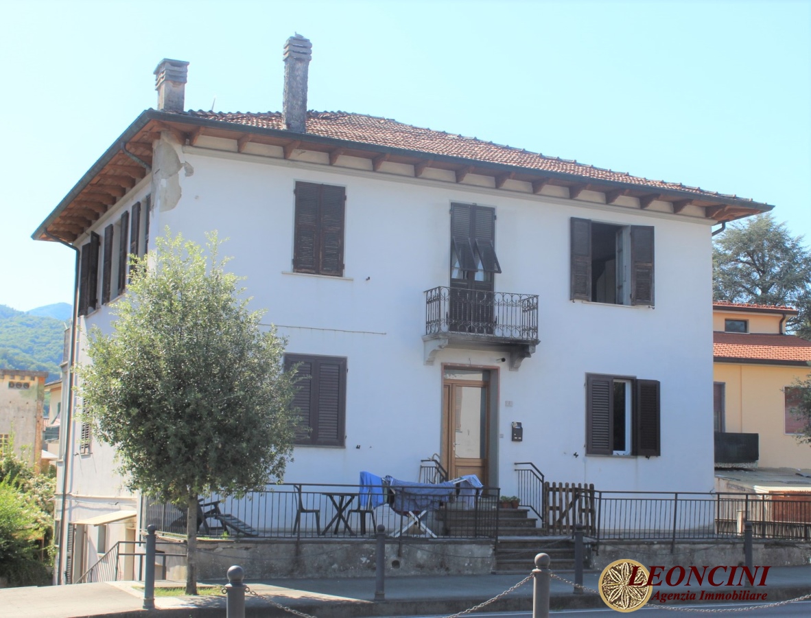 Appartamento in vendita a Villafranca in Lunigiana, 5 locali, prezzo € 70.000 | PortaleAgenzieImmobiliari.it