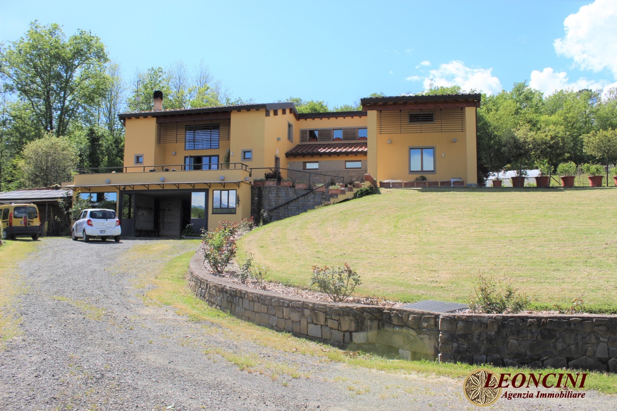 Rustico / Casale in vendita a Villafranca in Lunigiana, 12 locali, prezzo € 750.000 | PortaleAgenzieImmobiliari.it