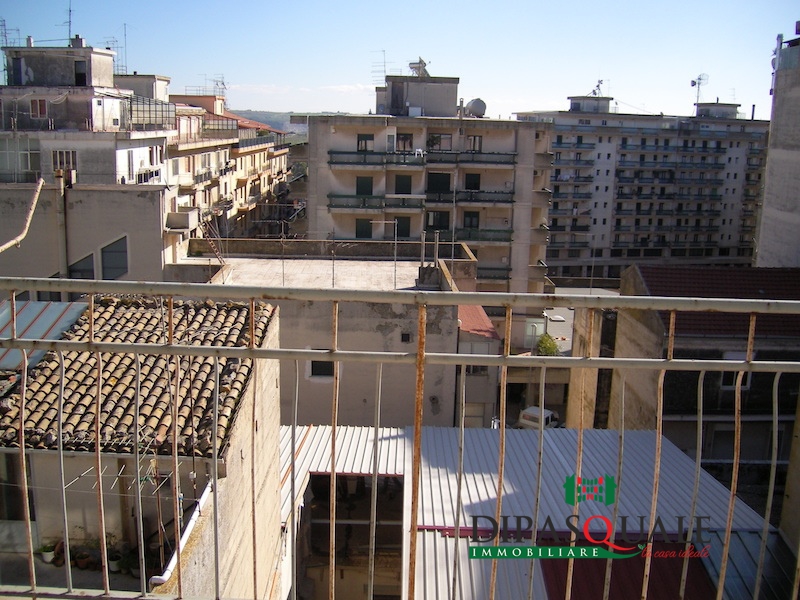 Appartamento in vendita a Ragusa, 8 locali, prezzo € 53.000 | PortaleAgenzieImmobiliari.it